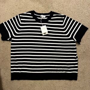 NWT Women’s Soft SweaterT-Shirt